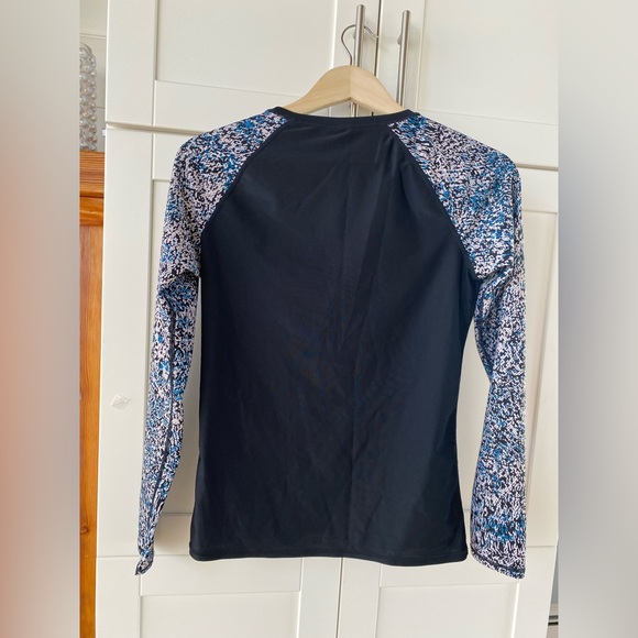 Volcom Women’s Rashguard - Picture 4 of 7